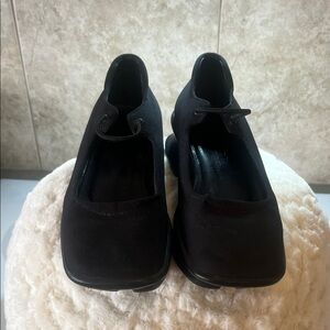 Prada Vintage Mary Jane’s in black - size 6.5, Made in Italy
